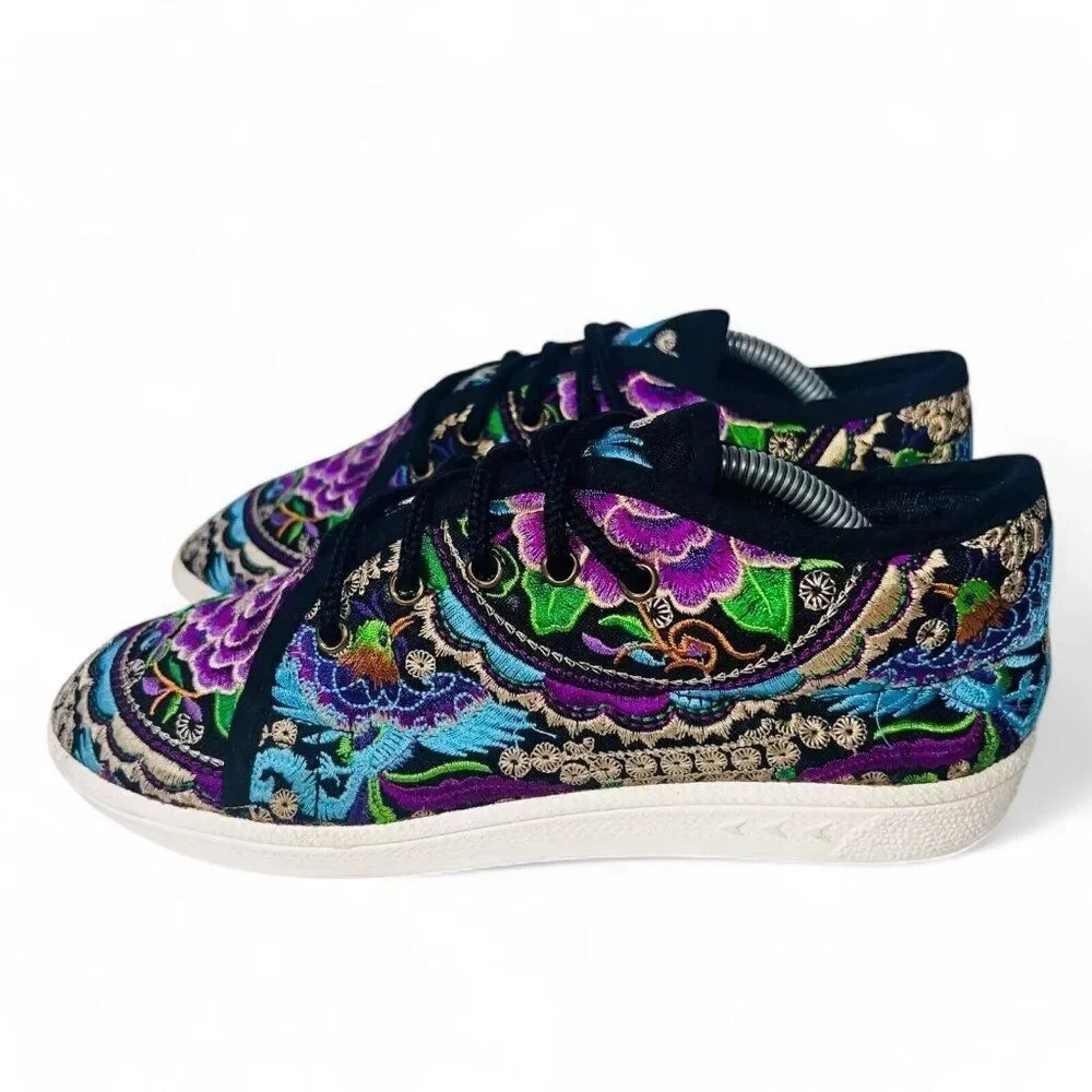 Ocelot Market Hand Embroidered Bohemian Sneakers Women's‎ 7